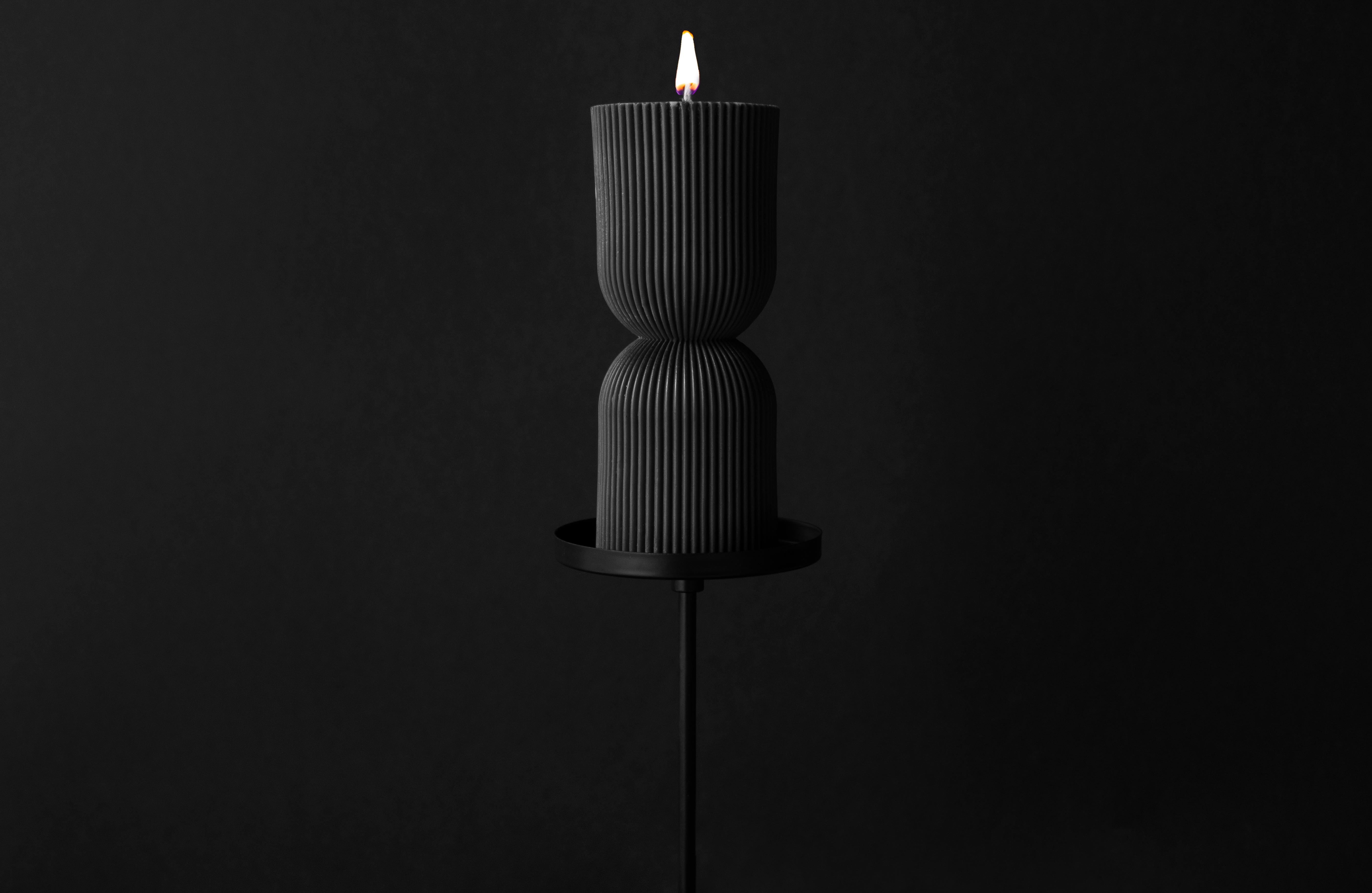 Atena Sculptural Candle (Medium)