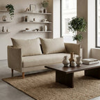 Sofá 3 Lugares com pé alto de madeira - MelanieSofáBudwing